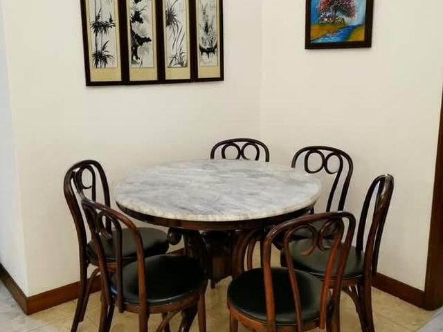 Eastvale D18, Condominium