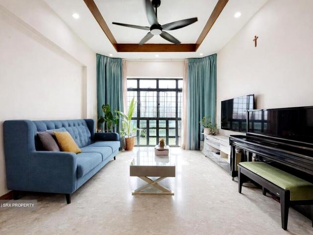 Eastvale D18, Condominium