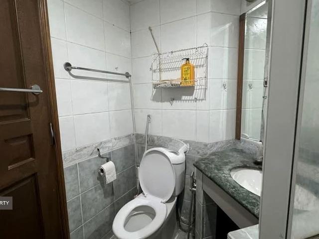 Eastvale D18, Condominium