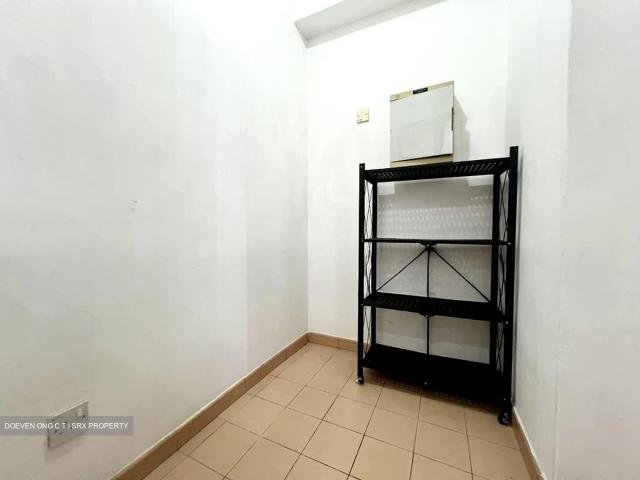 Eastvale D18, Condominium