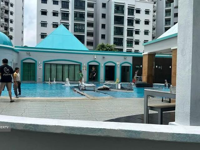 Eastvale D18, Condominium
