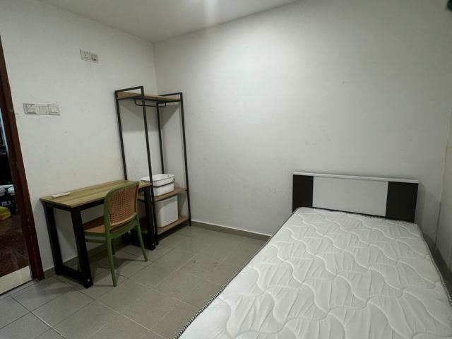 Easy Move In Zero Deposit Room for Rent near Serdang Raya Selatam MRT Station Seri Kembangan