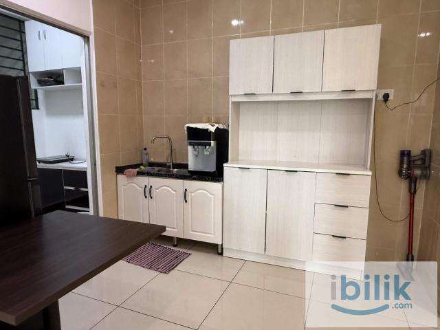 Easy Access to LRT | Fully Furnished Master Room Private Bathroom for Rent! Chinese Female