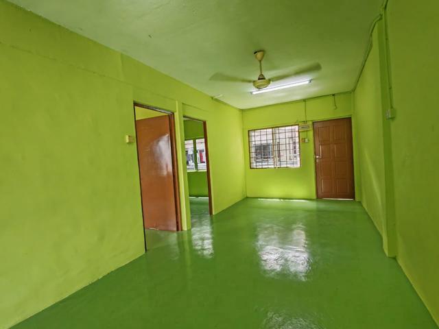 Easy Access NEWLY PAINTED Unit FLAT CITRA KAJANG UTAMA