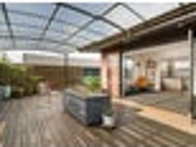 Easy Care, Coastal Living