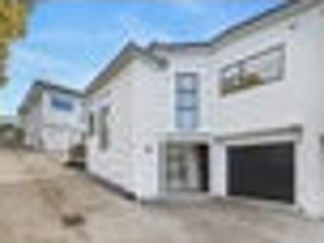 Easy Care Coastal Living Awaits