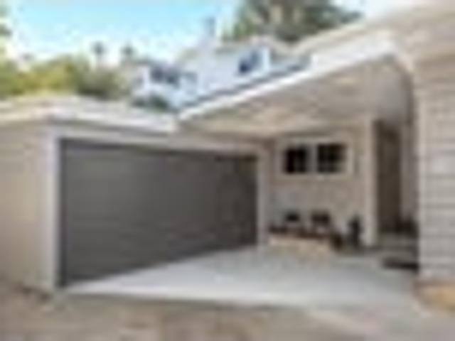 Easy Care Beachside Living with Panoramic Views