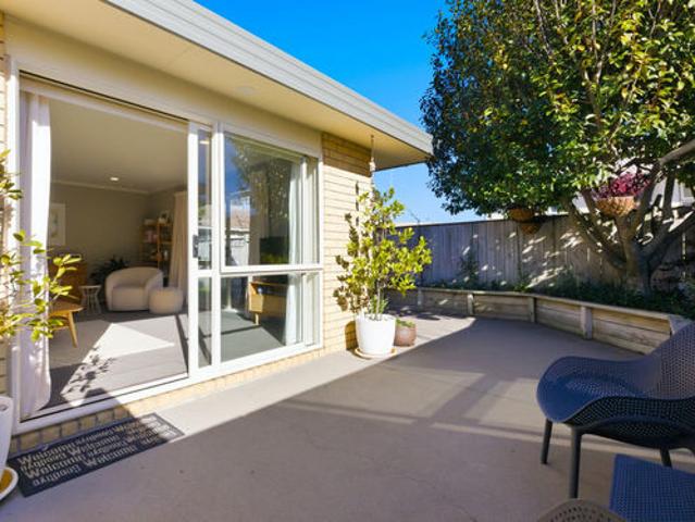 Easy care haven, convenient location