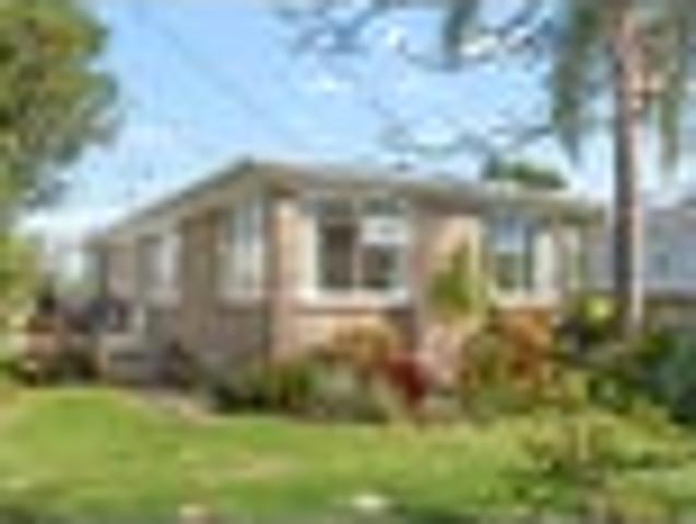 Easy Care Living on a Level Freehold Section