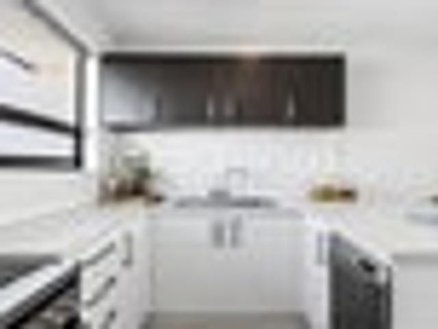 Easy Care Living on the City Fringe