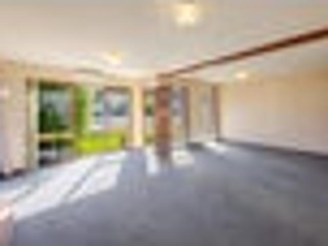 Easy Care Living, Great Location