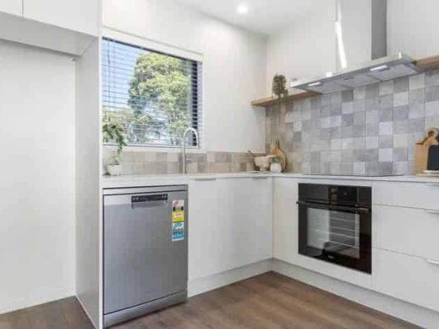 Easy Care Living in a Stylish Townhouse