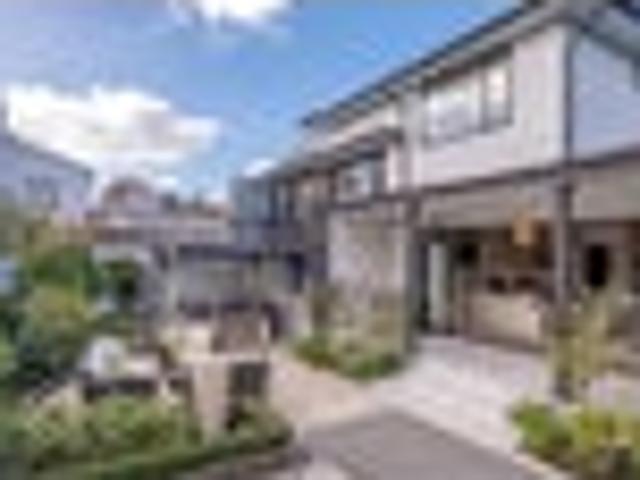 Easy Care Merivale Living – Sun, Style &.