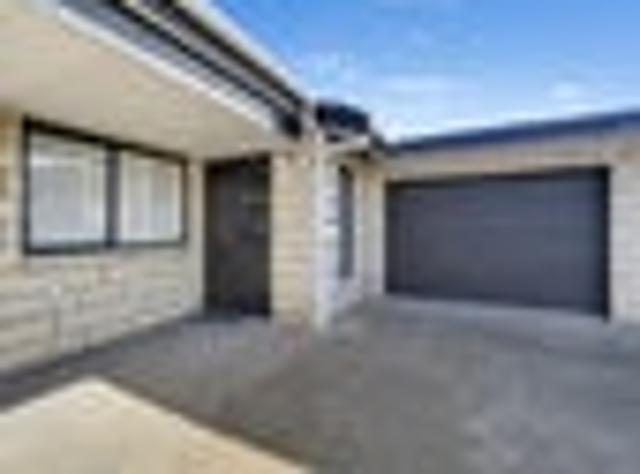 Easy Care Townhouse, Walk to Town