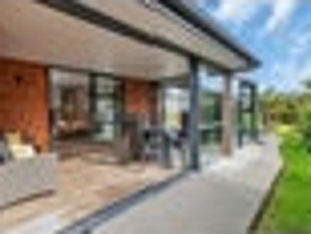 Easy living, coastal giving