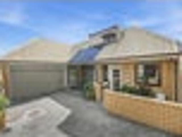 Easy Living, Exceptional Location DGZ