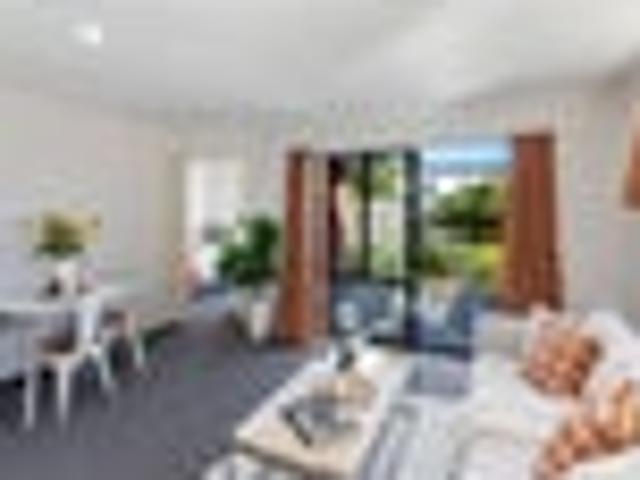 Easy Living in this Fabulous Over 60s Unit!