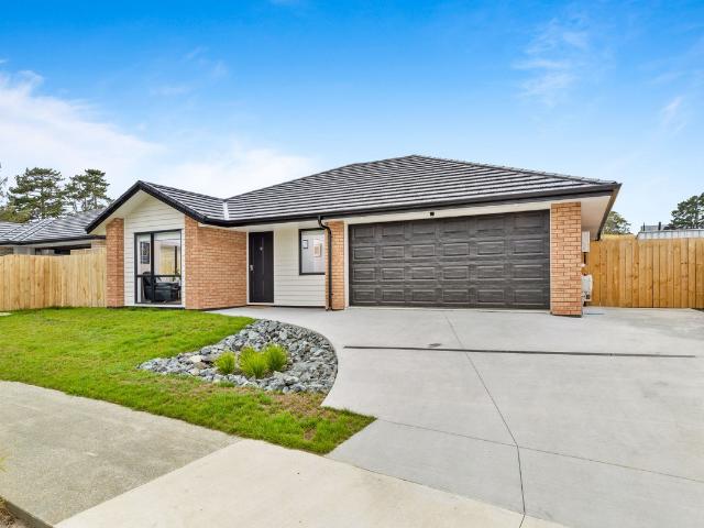 Easy Living in Great Family Friendly Community 12 Jeroboam Loop, Kumeu
