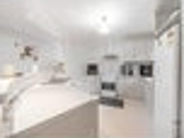 Easy living in popular Whalers Gate