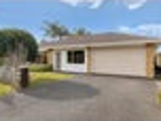 Easy Living On The Flat In Orewa!