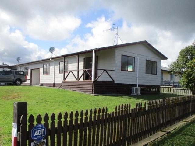 Easy living on Beech! Owhata