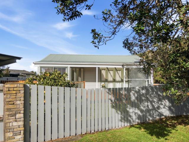 Easy Single Level Living Close to Everything!