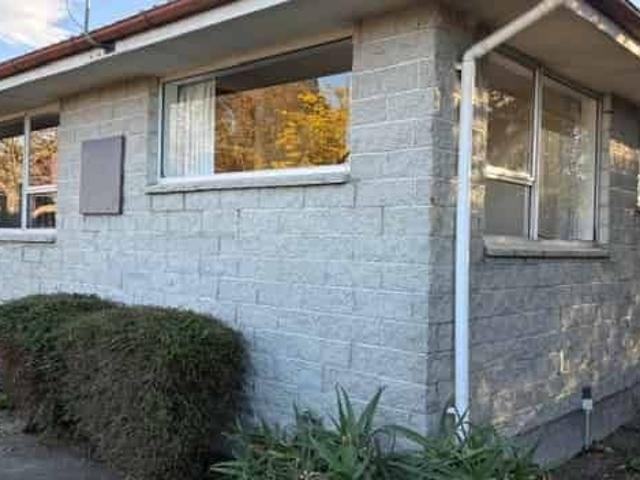Easy walk to Rangiora shops