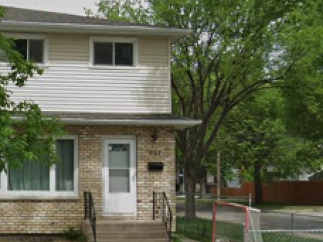 Ebby Avenue, Winnipeg, MB, R3M 2H3