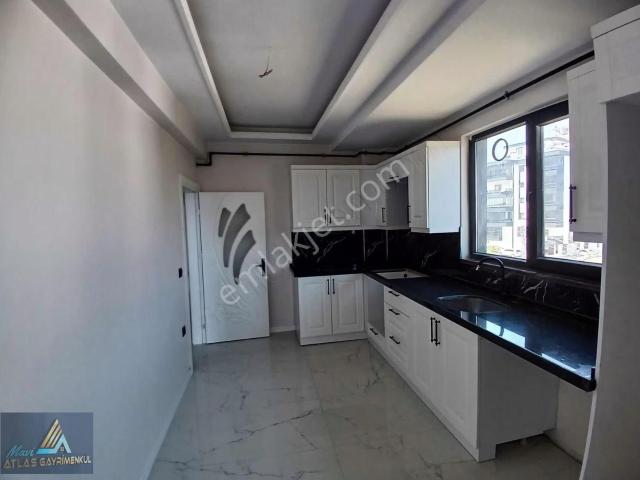 Ebeveyn Banyolu, Geniş Balkonlu Sıfır 2+1 Daire