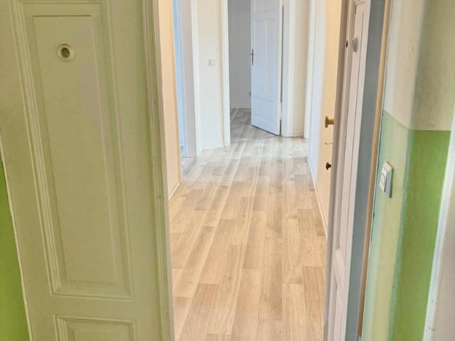 Ebw. Westend: Schöne komplett sanierte 2 Zi Whg. mit Balkon