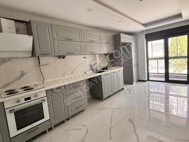 [egm] batıkent'de Ayrık Nizam Köşe Özel Garajlı 2+1 Kiralık