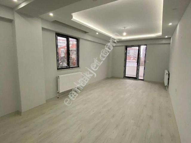 Ege Emlaktan İspat Camide Ebeveyn Banyolu Sıfır 2+1 Daire