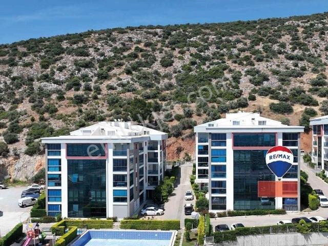 Ege Mahallesi Kırmızı Evler Sitesi Deniz Manzaralı 4+1 Daire
