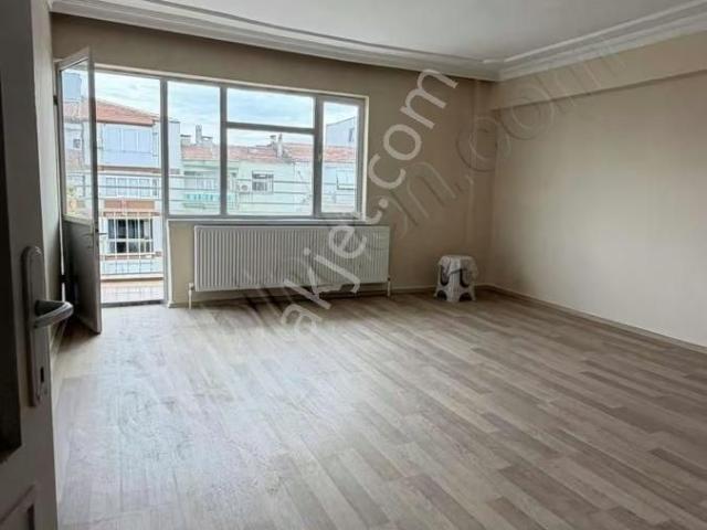 Ege Mahallesi Süper Mevkii'de Kiralık Geniş Daire