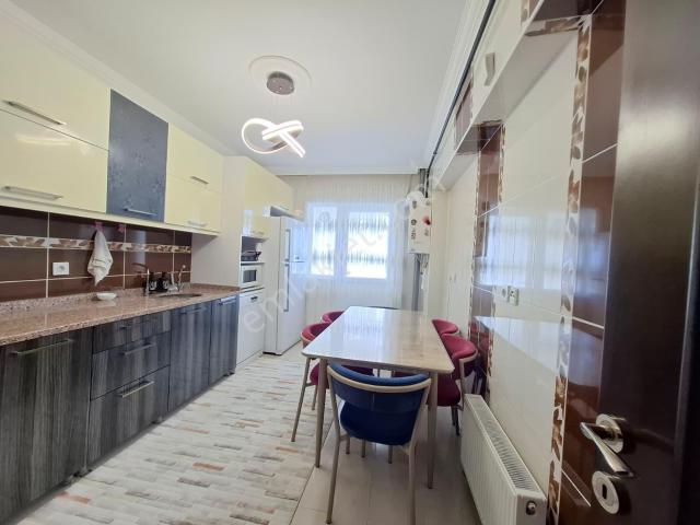 Ege Mah'de Kiralık Vadi Manzaralı Daire