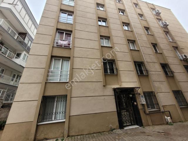 Ege Üni. Ve Evka3 Metroya Yürüme Mesafesinde Kiralık 1+1 Daire