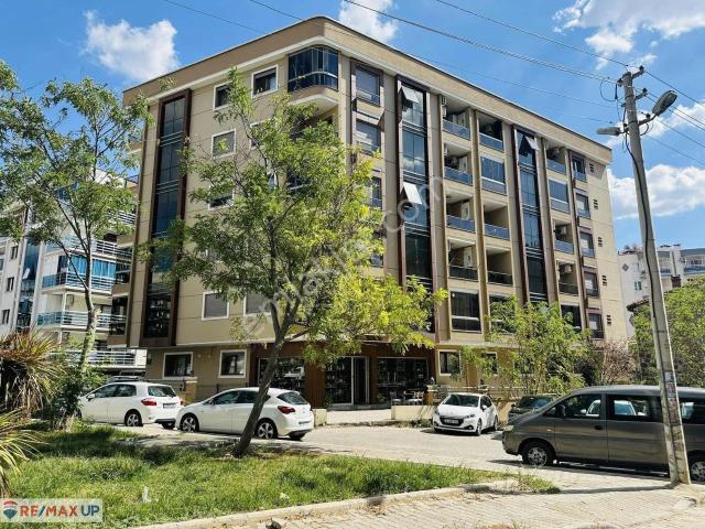 Ege Üniversitesi Ve Evka 3 Metro Yakını 2+1 Satılık