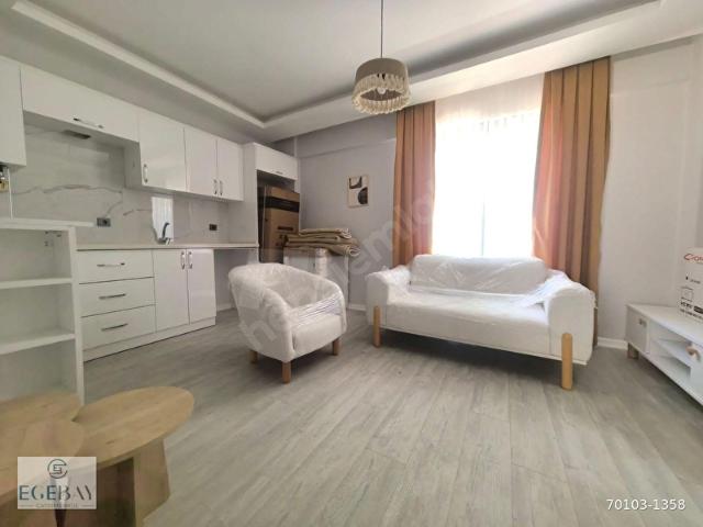 Egebay'dan Ecevit Parkının üst sokağında Sıfır Eşyalı 1+1 Daire