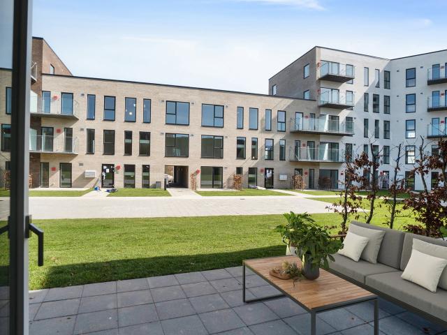Egedal Stationsby Dejlig 2 vær. Lejlighed med stor privat terrasse