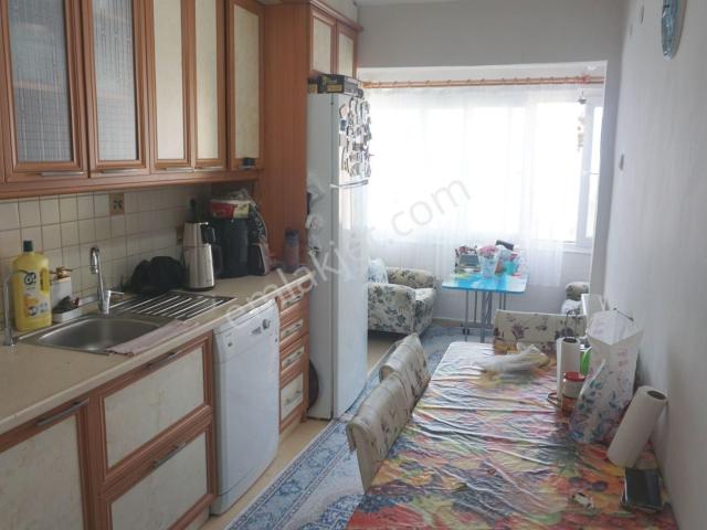 Egekentte Satılık 3+1 Doğalgaz Kombili+balkonlu Çiğli Serkan