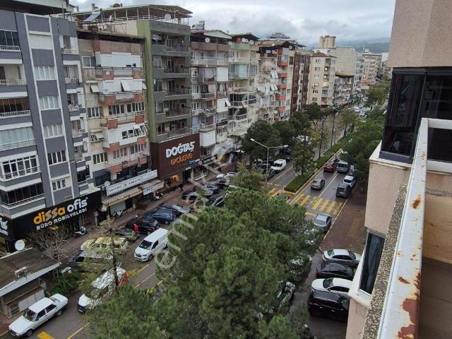 Egelimden Çarşı Merkezde Cadde Üzeri 3+1 Kiralık Asansörlü Daire