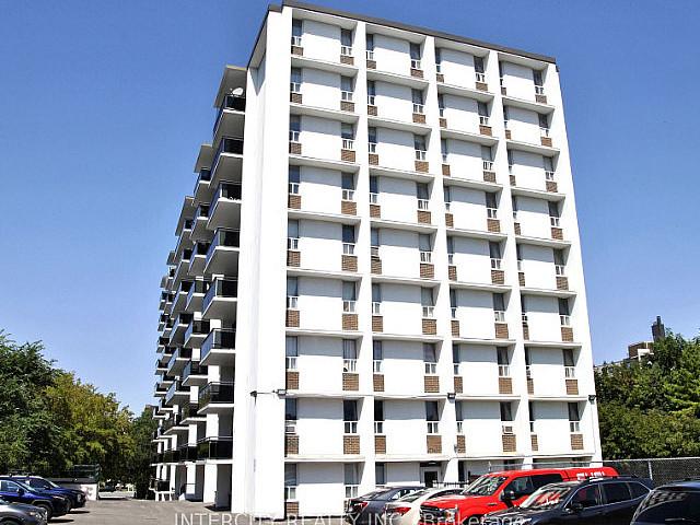 Eglinton/kennedy,on new Bdr 1 Bth