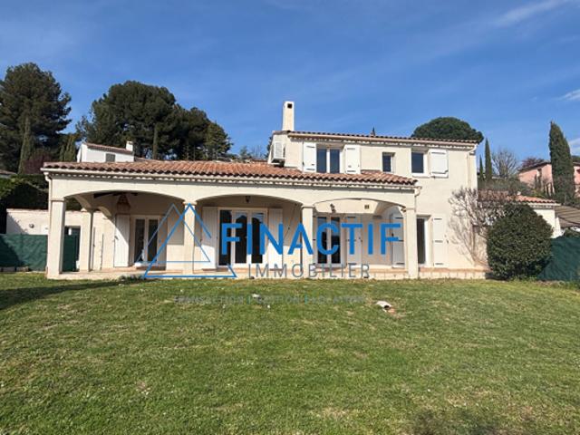 EGUILLES Villa de 155 m² quartier résidentiel et calme
