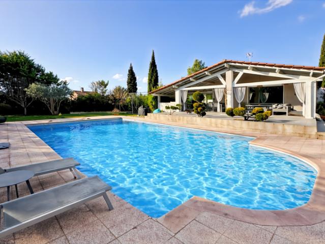 Éguilles Belle propriété familiale avec dépendances, pisci