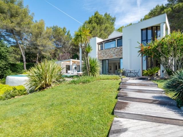 Éguilles – Propriété contemporaine d'exception avec vue panoramique, piscine à débordement et
