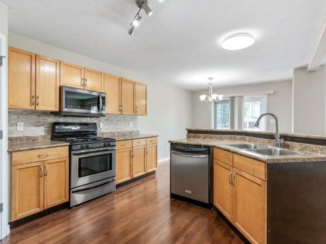 Edmonton Unfurnished house Rental in Hudson Spacious Home In North Edmonton With Large Backyard and Airconditioning
