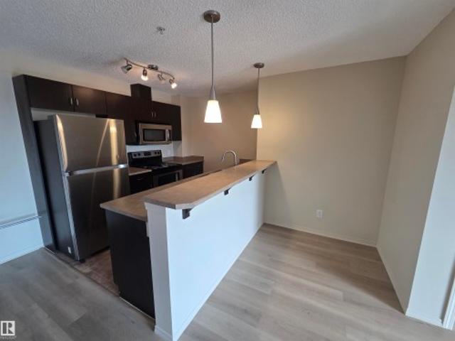 223 1 Hyndman Rd Nw, Edmonton, AB, T5A 0P8 condo for sale | Listing ID E4501 | Royal LePage