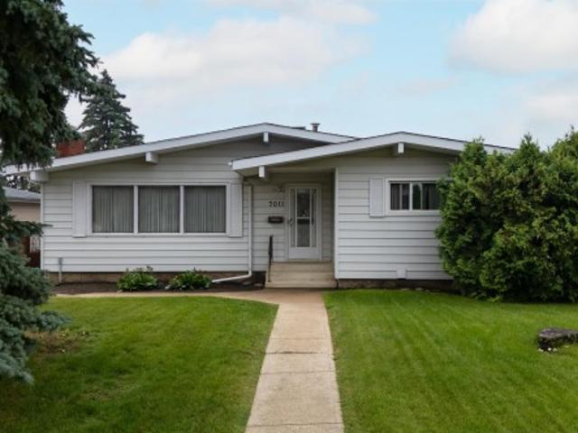 Edmonton, AB, T5C 2M9 house for sale | Listing ID E4500 | Royal LePage