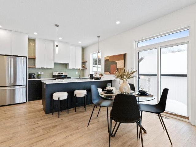 Edmonton Furnished townhouse Rental in Forest Heights Brand New END UNIT TOWNHOME Featuring TWO MASTER Bedrooms Incentives Available!