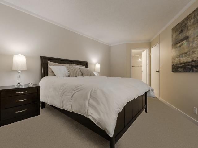 Edmonton House 1 Bedroom Apartment for Rent at 10205 100 Ave Nw, Edmonton, AB T5J 4B5 Downtown Edmonton